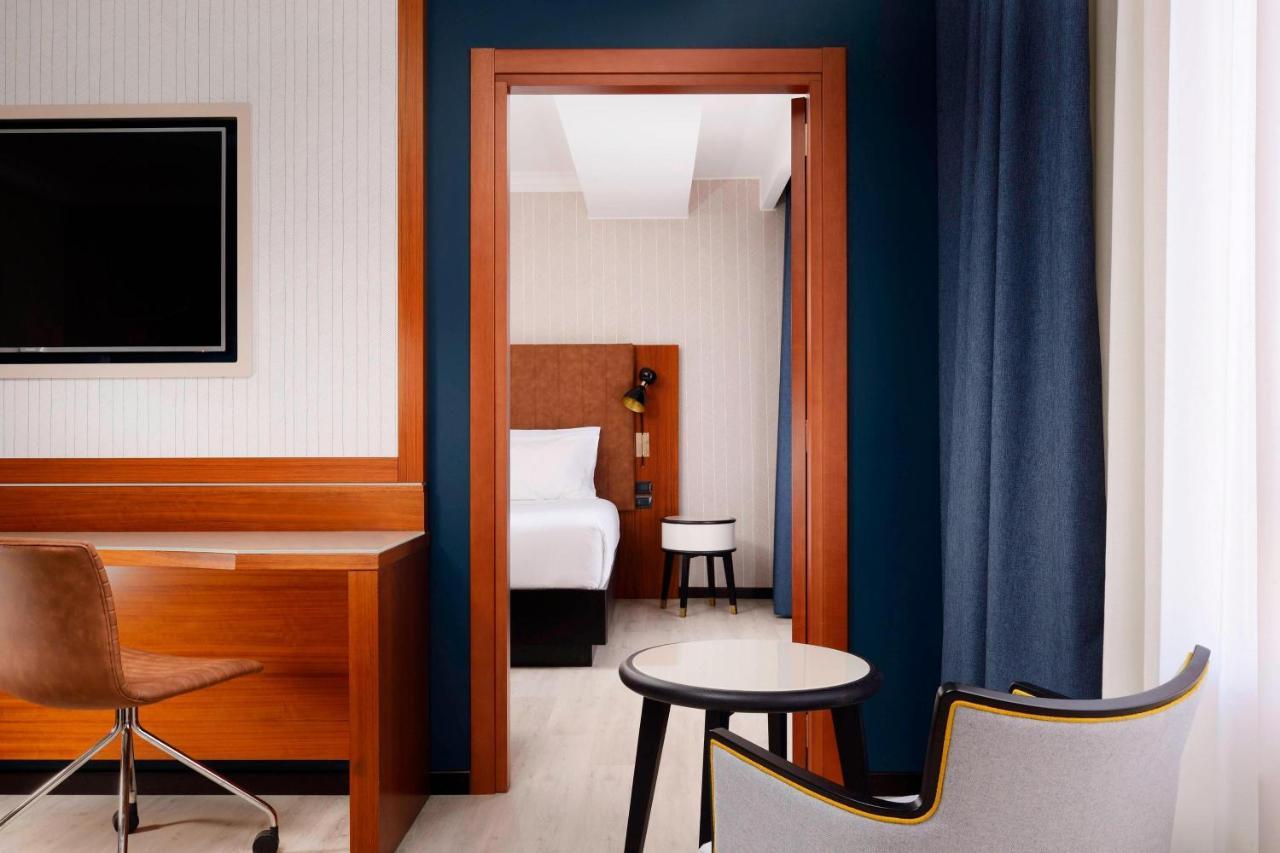 Four Points By Sheraton Hotel 4*