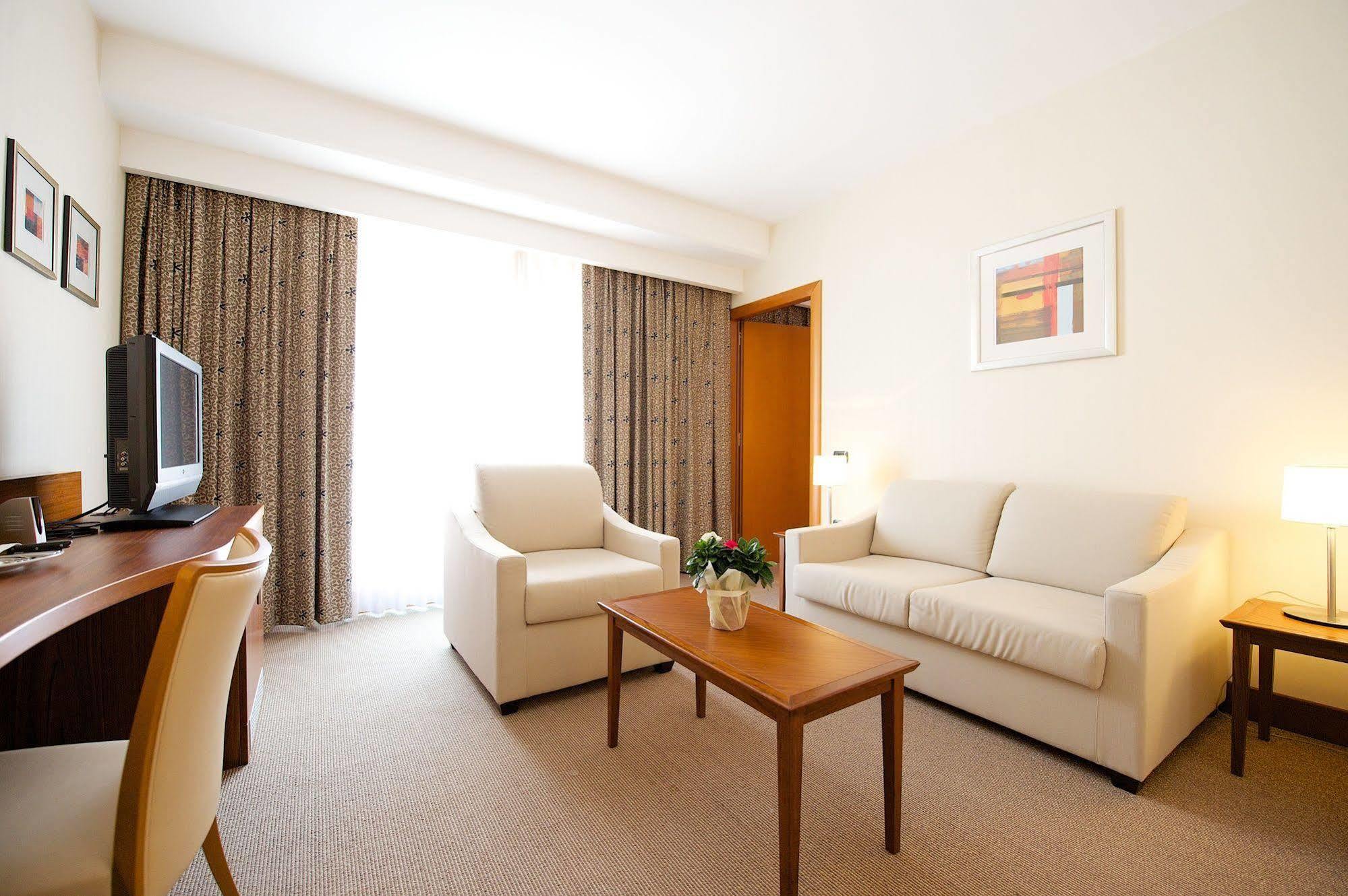 Four Points By Sheraton Hotel 4*
